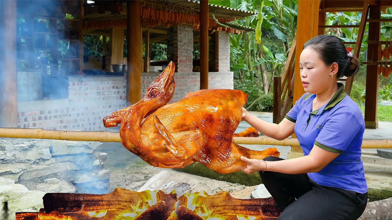 Cooking CHARCOAL ROAST CHICKEN & FRIED EGG RICE Breakfast before Harvesting LUCUMA & WILD TUBER