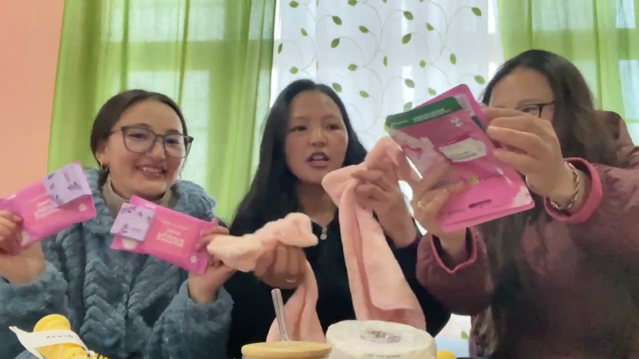 COLOR GIFT  EXCHANGE WITH SISTER 🤎🩷🤍💚💙💛🖤  #giftexchange  #sister #viralvideo 