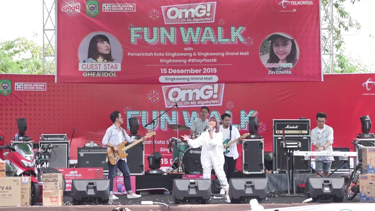 Full Konser #GHEAINDRAWARI (GHEA IDOL) OMG FUN WALK TELKOMSEL @SingkawangGrandMall