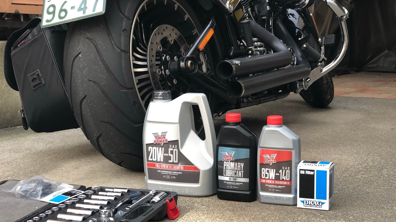 Harley Davidson 2017 Breakout Full Oil Change (ハーレーダビッドソン2017 ブレイクアウト　オイル交換