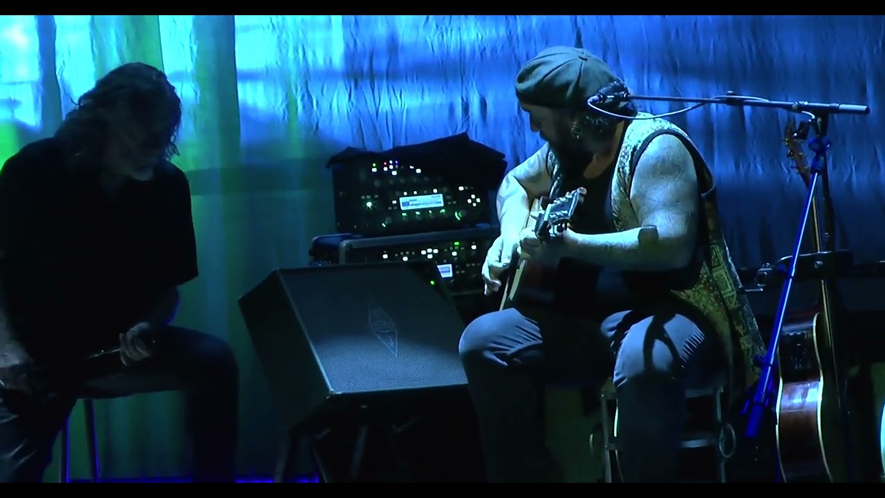 Robert Plant & Saving Grace with Suzi Dian - Too Far From You - Valencia 2025