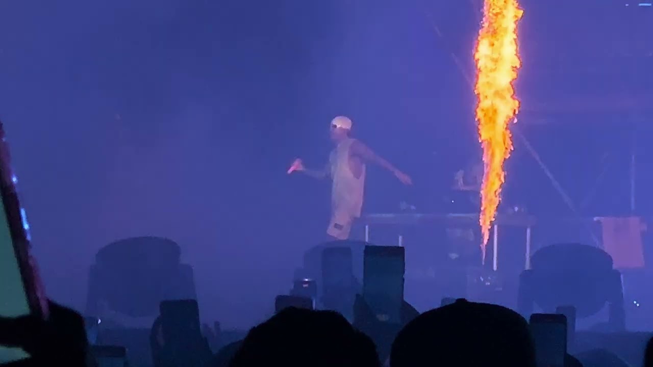 Chorrito pa las ánimas - Feid - Ferxxocalipsis - Estadio 3 de Marzo