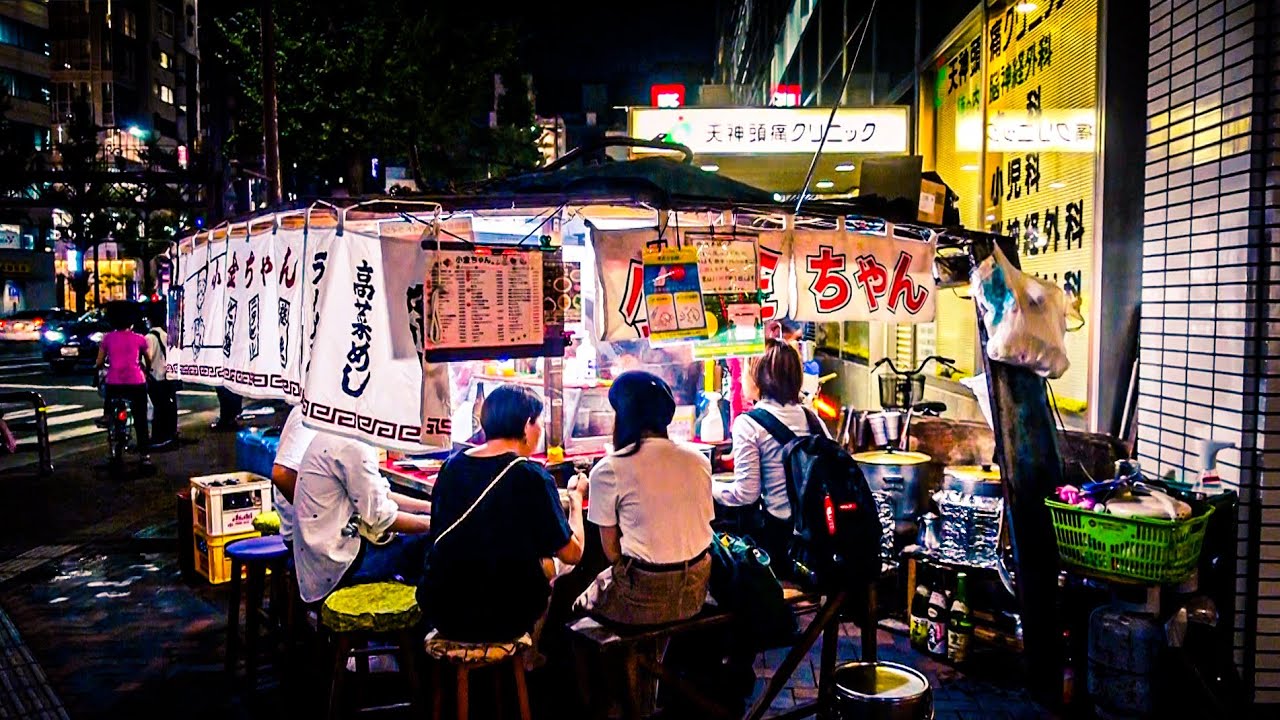 【Yatai - 屋台】 The stall where yaki(grilled) ramen originated !! This is very valuable