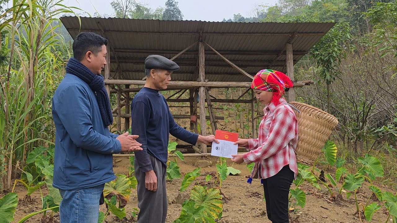 kind-hearted police officer helps single mother buy a new piece of land and build a new future