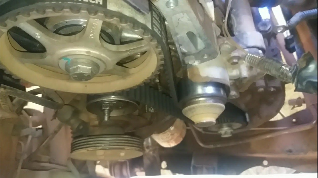 TROCA DA CORREIA DENTADA E BOMBA DE ÁGUA DO RENAULT CLIO 1.0 16V.