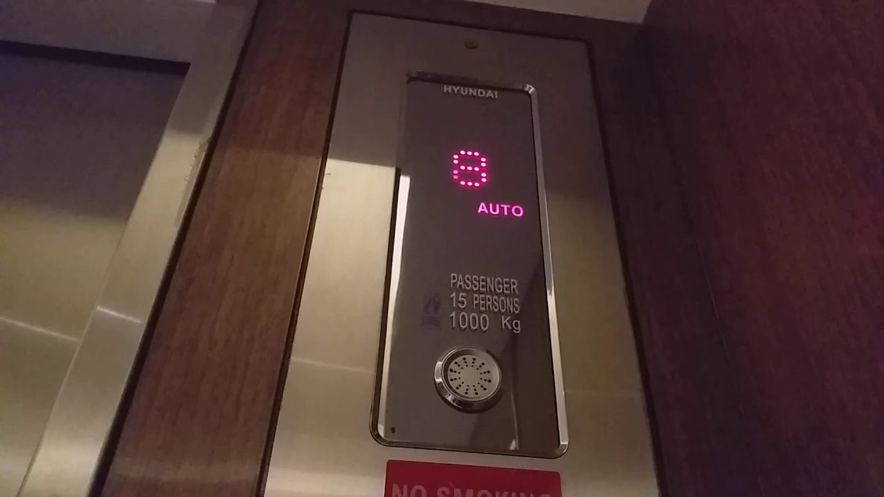 NAIK LIFT MERK HYUNDAI DI HOTEL GRAND ASTON (SEBELUM ARTOTEL BIANTI), YOGYAKARTA