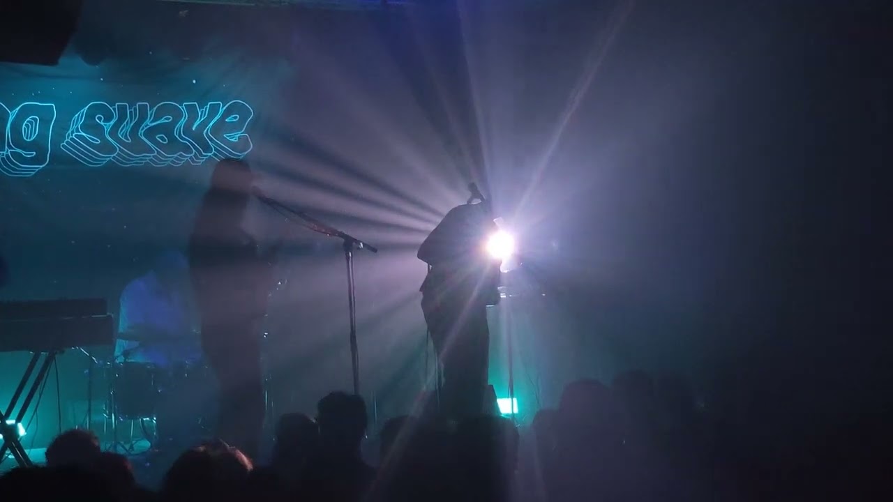 feng suave - by the poolside (live paris 25/10/22)