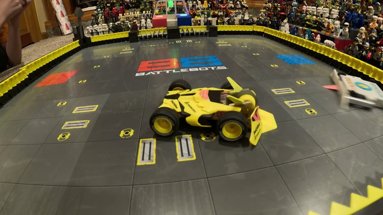 Season 5 coming soon! New arena testing - Duck vs. Hypershock - battlebots