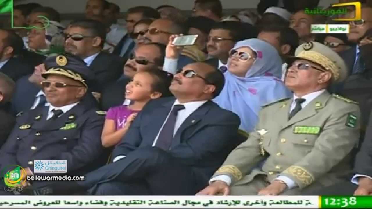 عرض المظليين في العرض العسكري بمناسبة الذكرى 55 لعيد الاستقلال الوطنية - موريتانيا