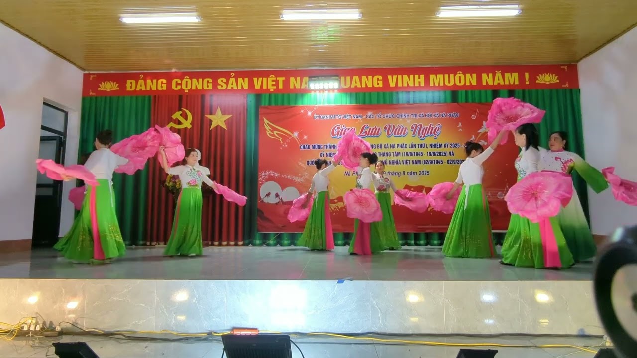 Múa Bác Hồ Một Tình Yêu Bao La - CLB Liên Thế Hệ Thôn Khu 1- Lão Bà Bà TV