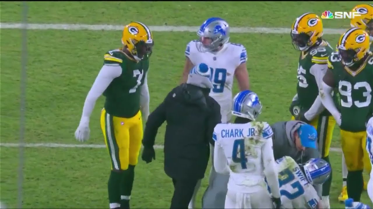 Quay Walker Ejected For Shoving Athletic Trainer vs Lions