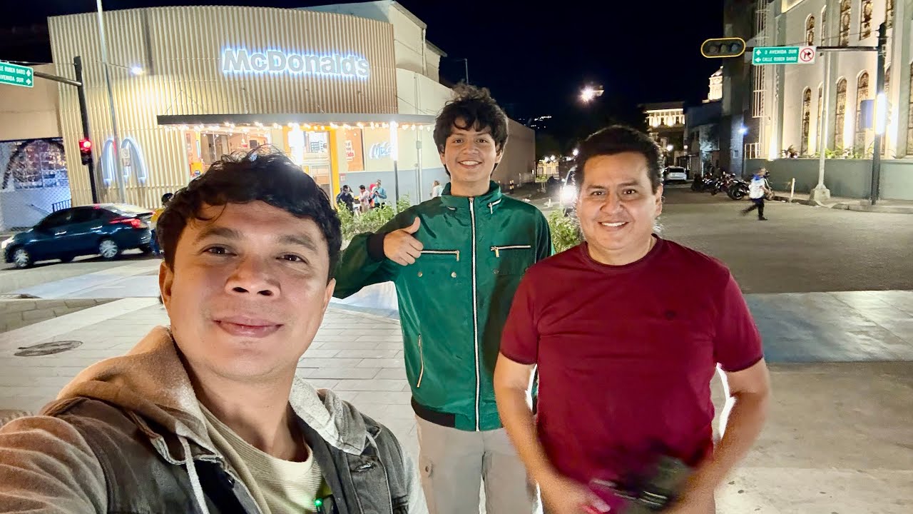 MEXICANOS ven GRANDES CAMBIOS EN EL CENTRO HISTÓRICO DE 🇸🇻@HectorElKremaz @PaulGomz 