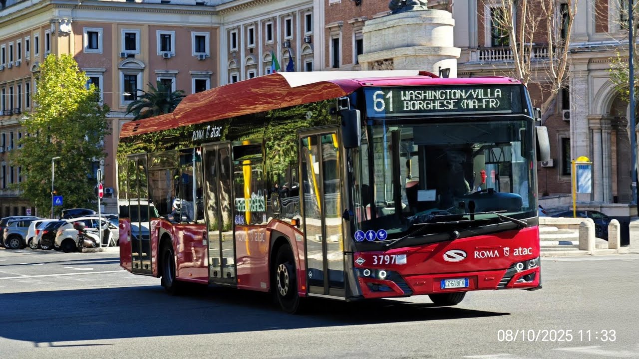 Solaris urbino 12m cng matr 3733 di atac roma in servizio sulla linea 490 