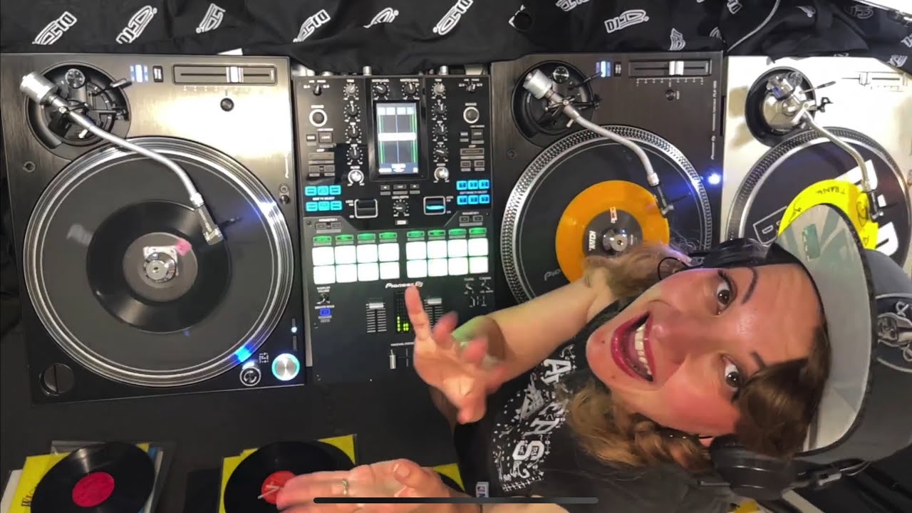 DJ D all vinyl mix for Mudgee 87.6 FM Australia