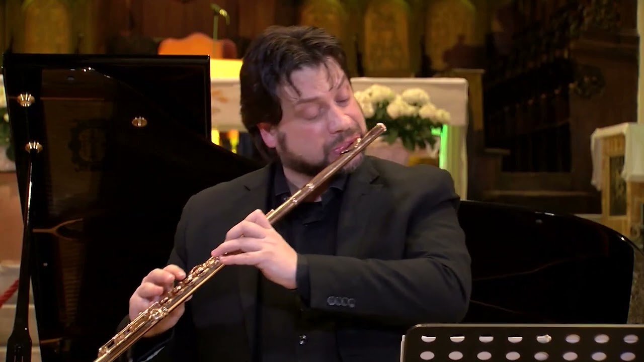 Andrea Oliva plays Suite Antique by J. Rutter (2/2)