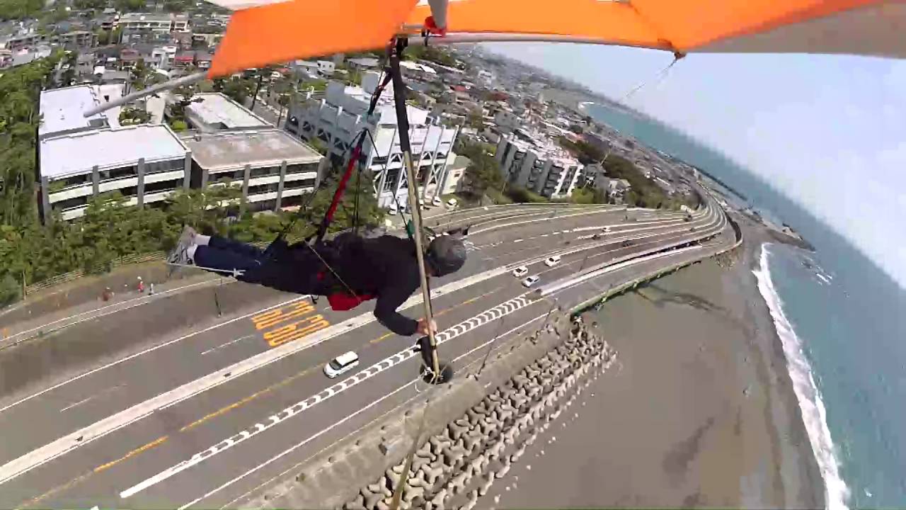 神テク？ハンググライダー！ 西湘海岸０ｍから１００ｍ上空へ