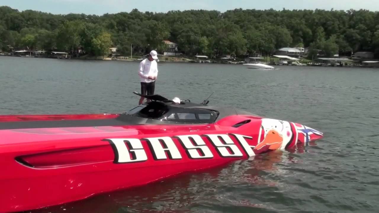 Team Gasse Tor Staubo Races Super Boat in 48' MTI