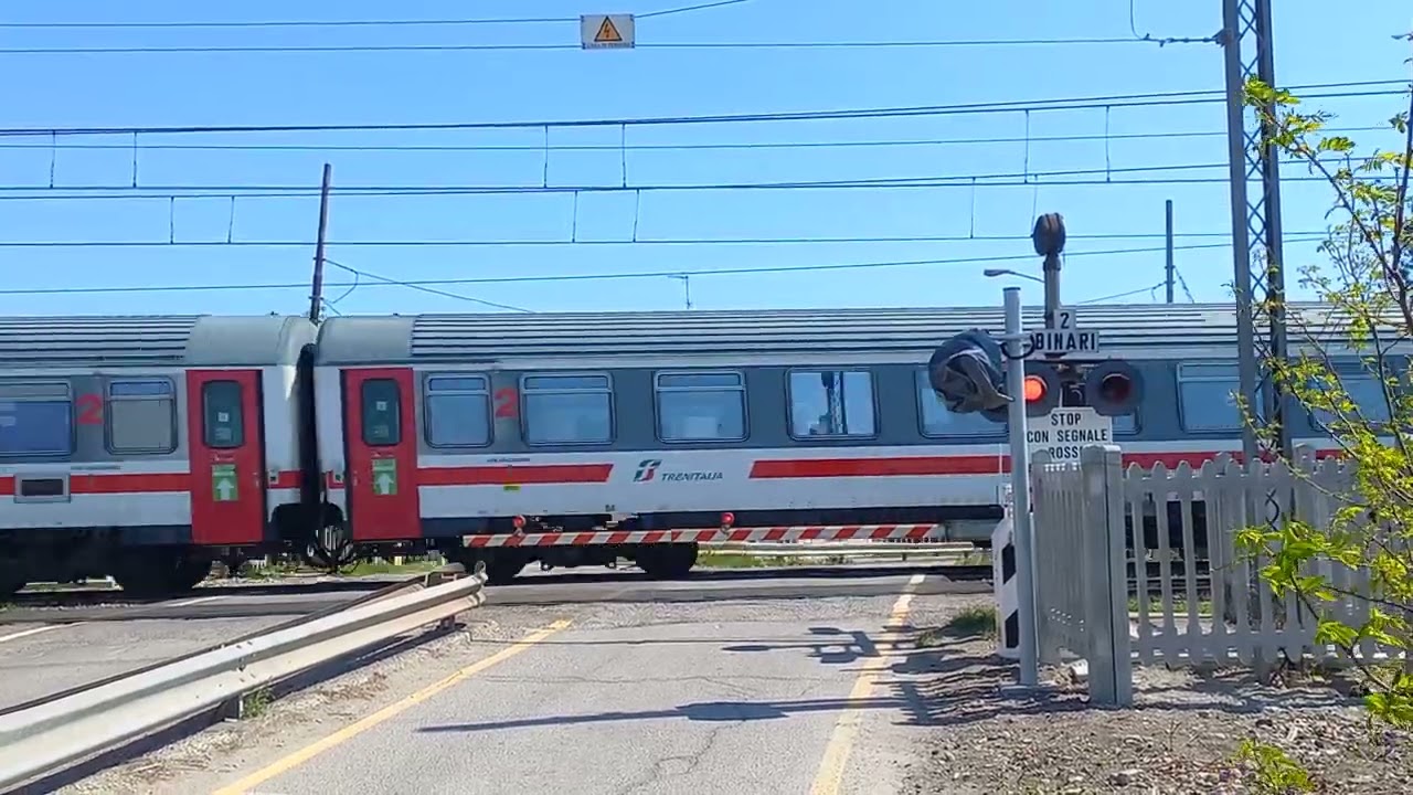 Passaggio a livello Castelletto di Branduzzo (PV) parte 1 - Level crossing - Bahnübergang