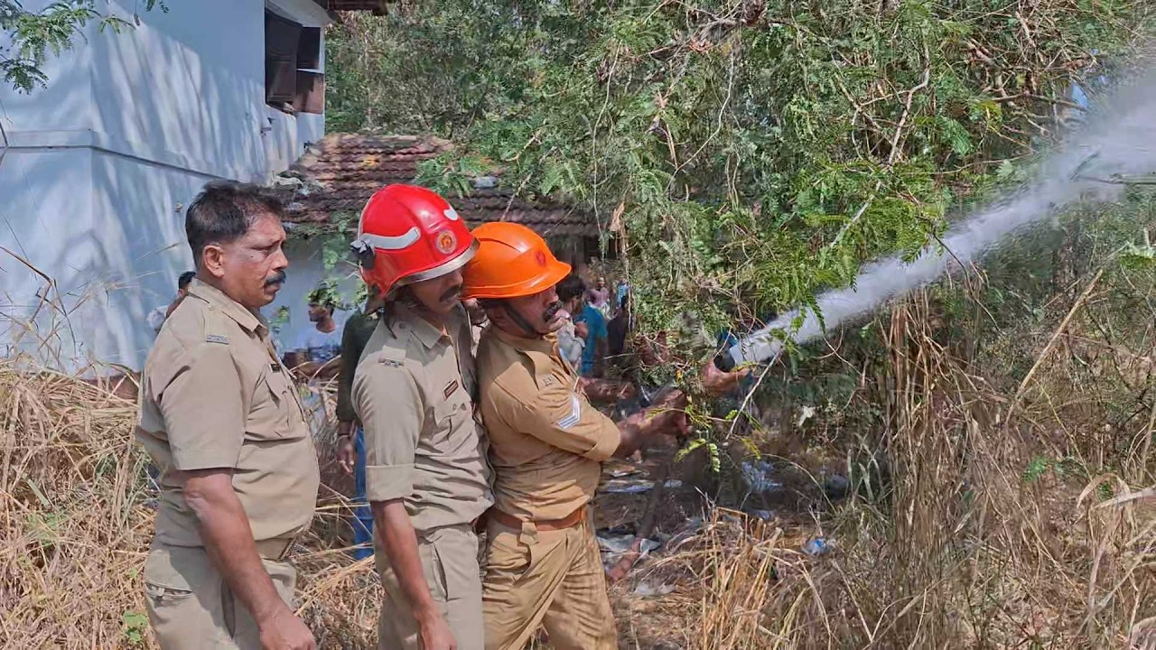 വടകര മേപ്പയിൽ പറമ്പിലെ അടികാടിന് തീപിടിച്ചത് പരിഭ്രാന്തി പരത്തി