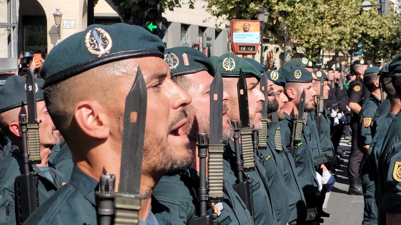 Desfile de la Guardia Civil en Logroño por el Pilar
