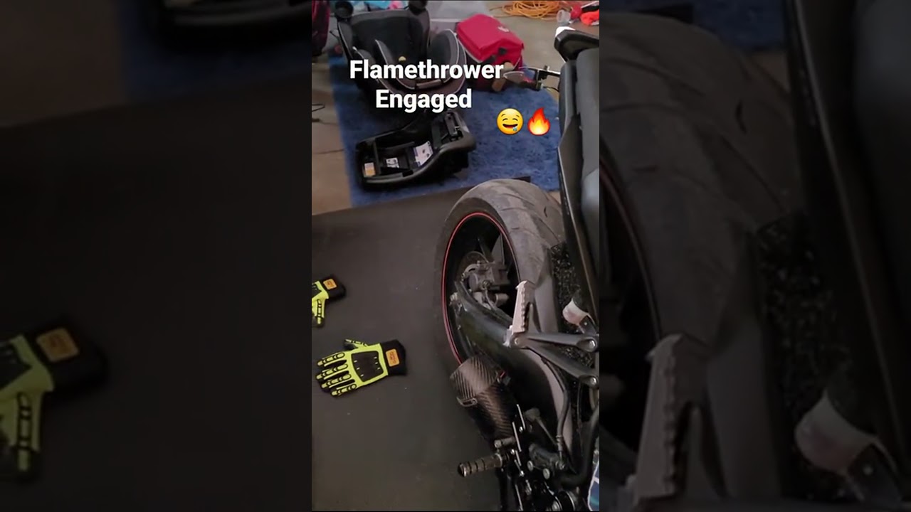 Yamaha fz09 with fiery exhaust: pure gas power! #yamaha #fz09 #mt09 #motorcycle