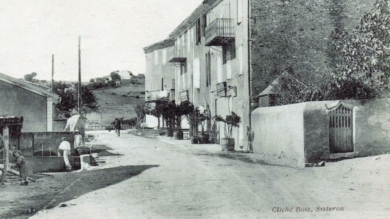 IL ETAIT UNE FOIS LE VILLAGE DE LE POËT