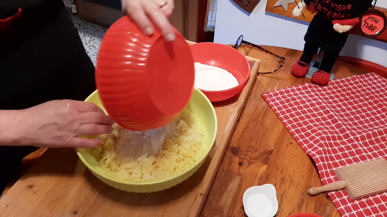 GNOCCHI DI PATATE CON FARINA DI CASTAGNE CON RAGÙ BIANCO DELLA VISPA TERESA 