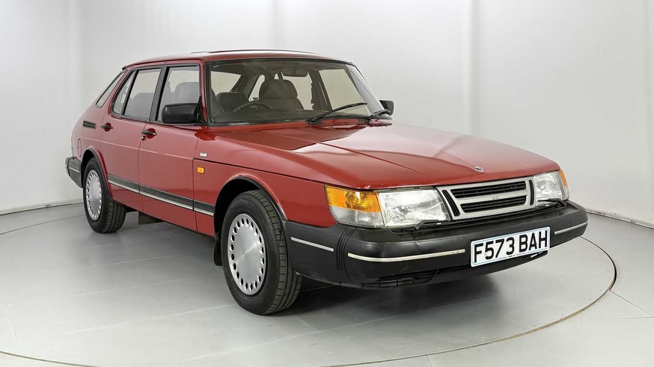 Saab 900i