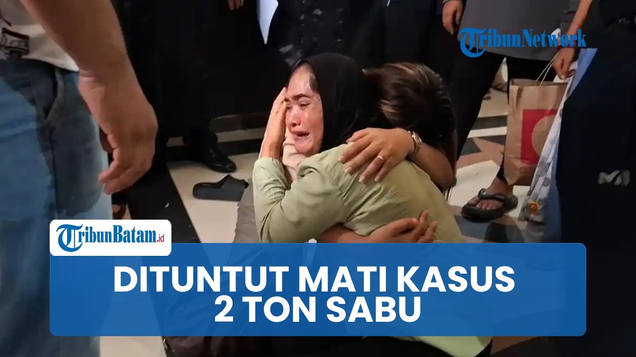 Dituntut Mati Kasus 2 Ton Sabu, Fandi Bersujud di Kaki Ibunya, Nirwana: Pak Presiden, Tolong Anakku