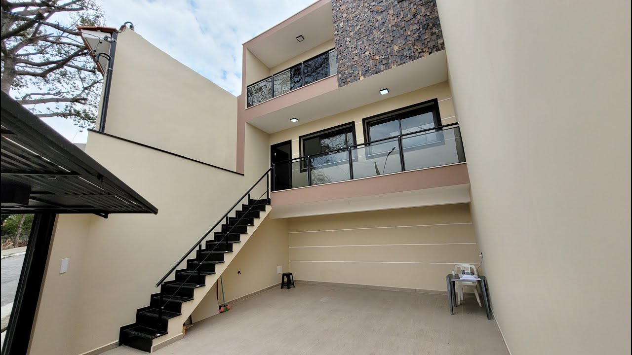 SOBRADO INCRÍVEL A VENDA COM 3 SUÍTES, CLOSET E 4 VAGAS NA ZONA NORTE DE SÃO PAULO.