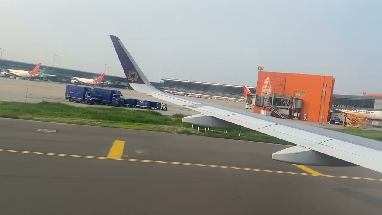 Plane spotting at Delhi #igiairport #planespotting #aviation