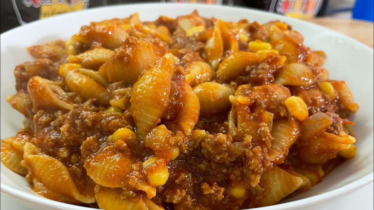MY ABSOLUTE GO TO MEAL IN THE FALL AND WINTER BUSY MONTHS/OLD SCHOOL PASTA SHELLS &MEAT SAUCE