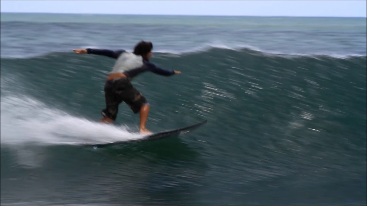 Nicaragua surfing   Gil Neves