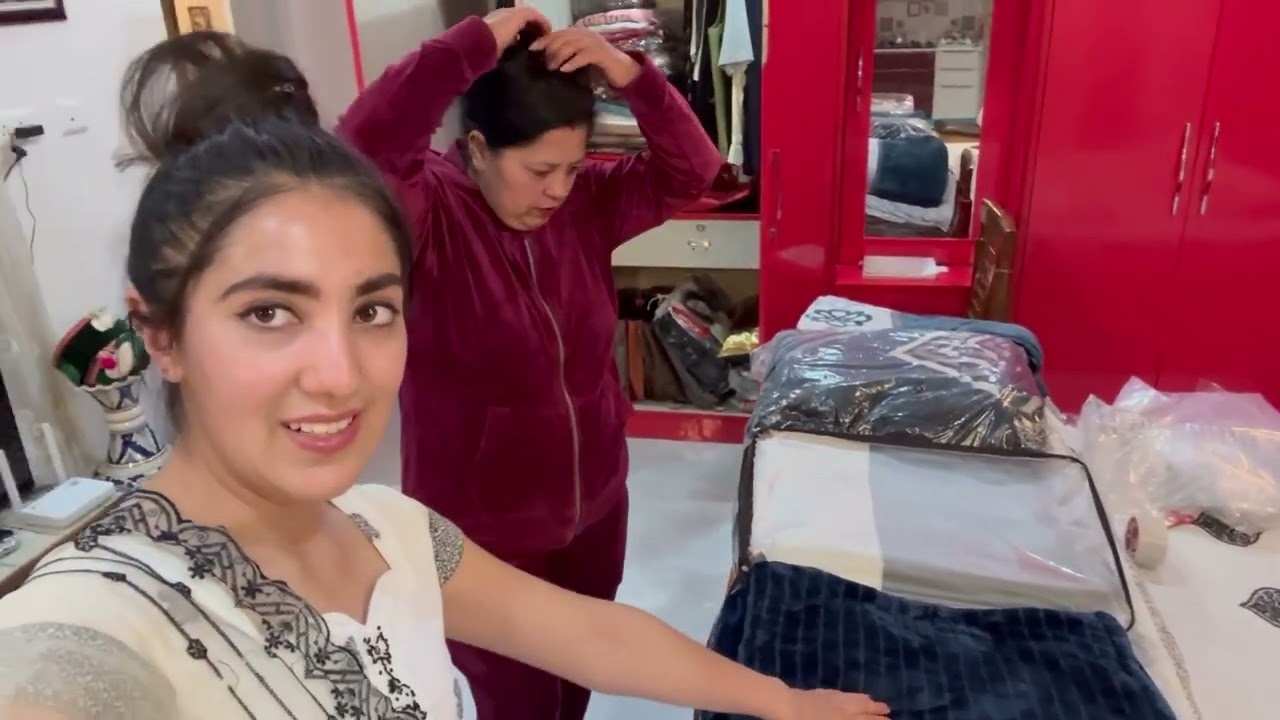 Winter packing over 💝maine ki mummy ki help 😍🥰😘