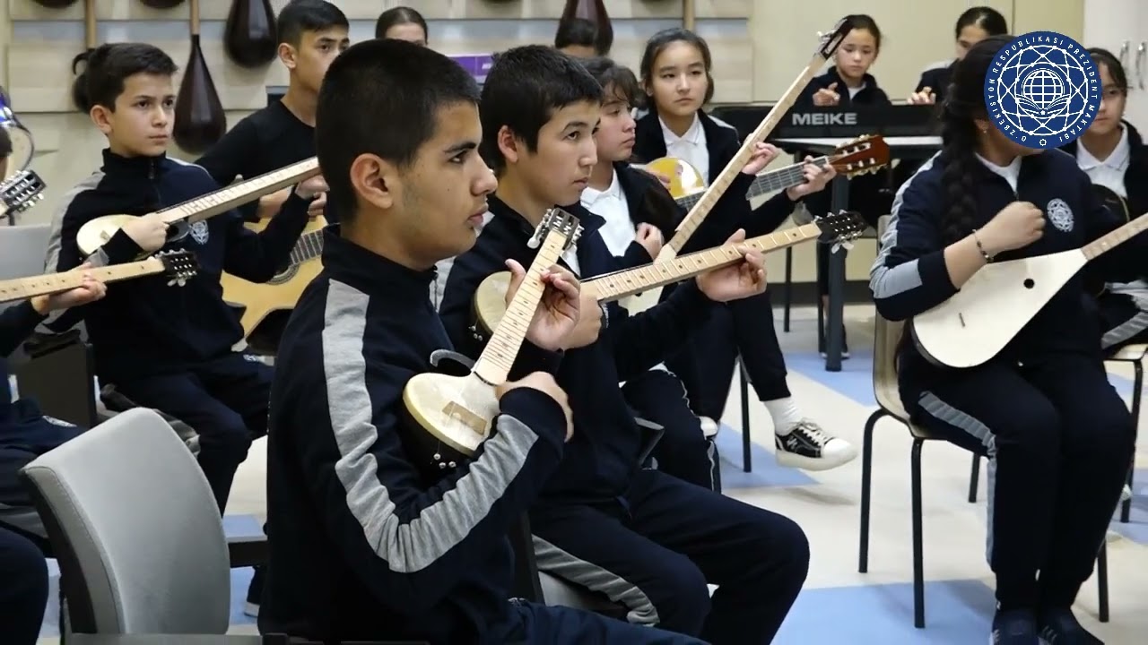 Termiz shahridagi Prezident maktabi o'quvchilari 