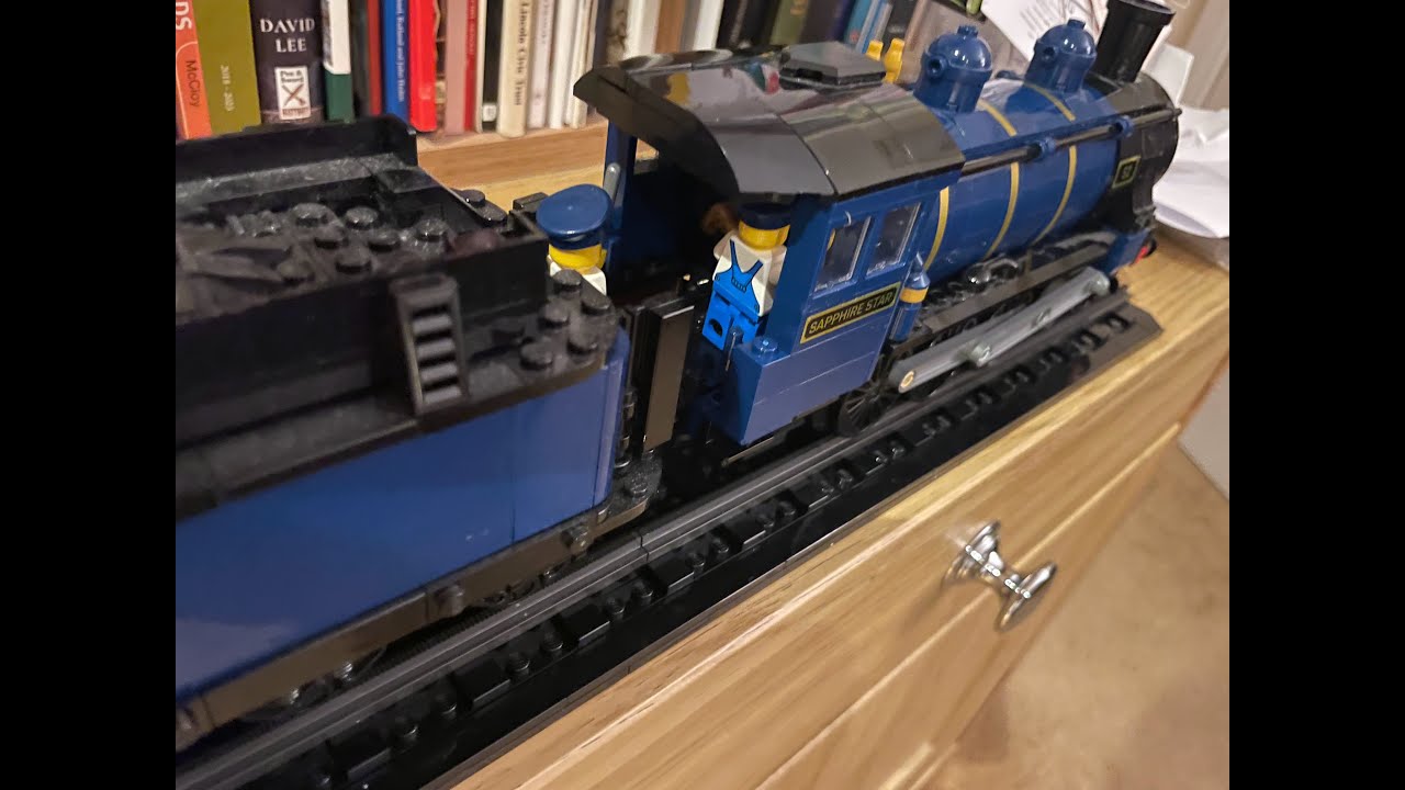 Constructing the Lego Orient Express - Part 2, two more coaches