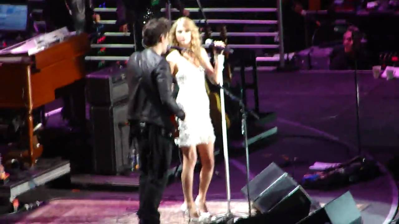 Half Of My Heart - John Mayer ft. Taylor Swift @ Jingle Ball NYC 12/11/09