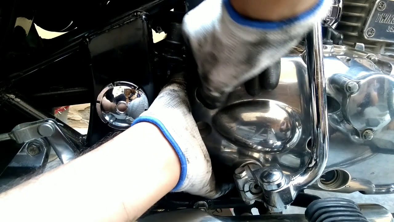 Royal Enfield | Chain Installation Technique Without Open RH Cover | #mehrariderzz |
