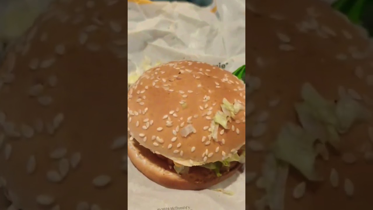McSpicy paneer Burger 🍔 #shorts #burger #food #party #snacks #paneer #treat #recipe #happy #life
