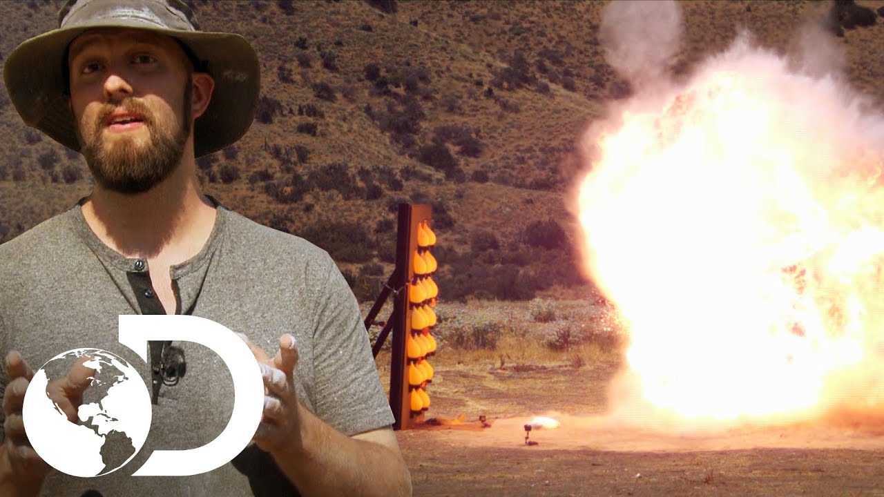 Líquido não newtoniano resiste a explosão? | Mythbusters: Os Caçadores de Mitos | Discovery Brasil