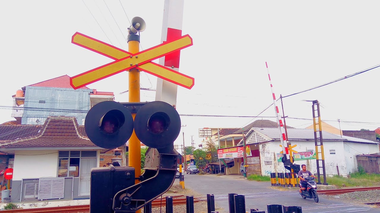 Perlintasan Kereta Api Kalioso Kab. Karanganyar