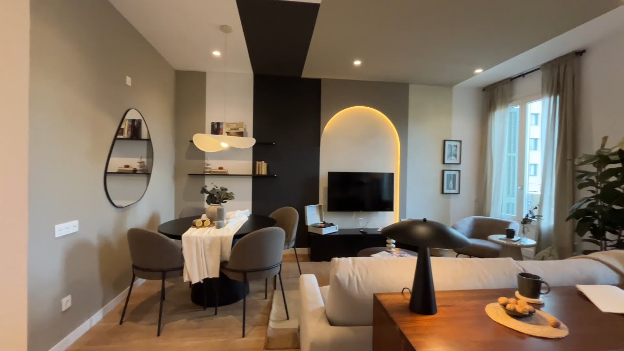 Momus 2 bedroom apartment with balcony in Eixample Dreta Barcelona
