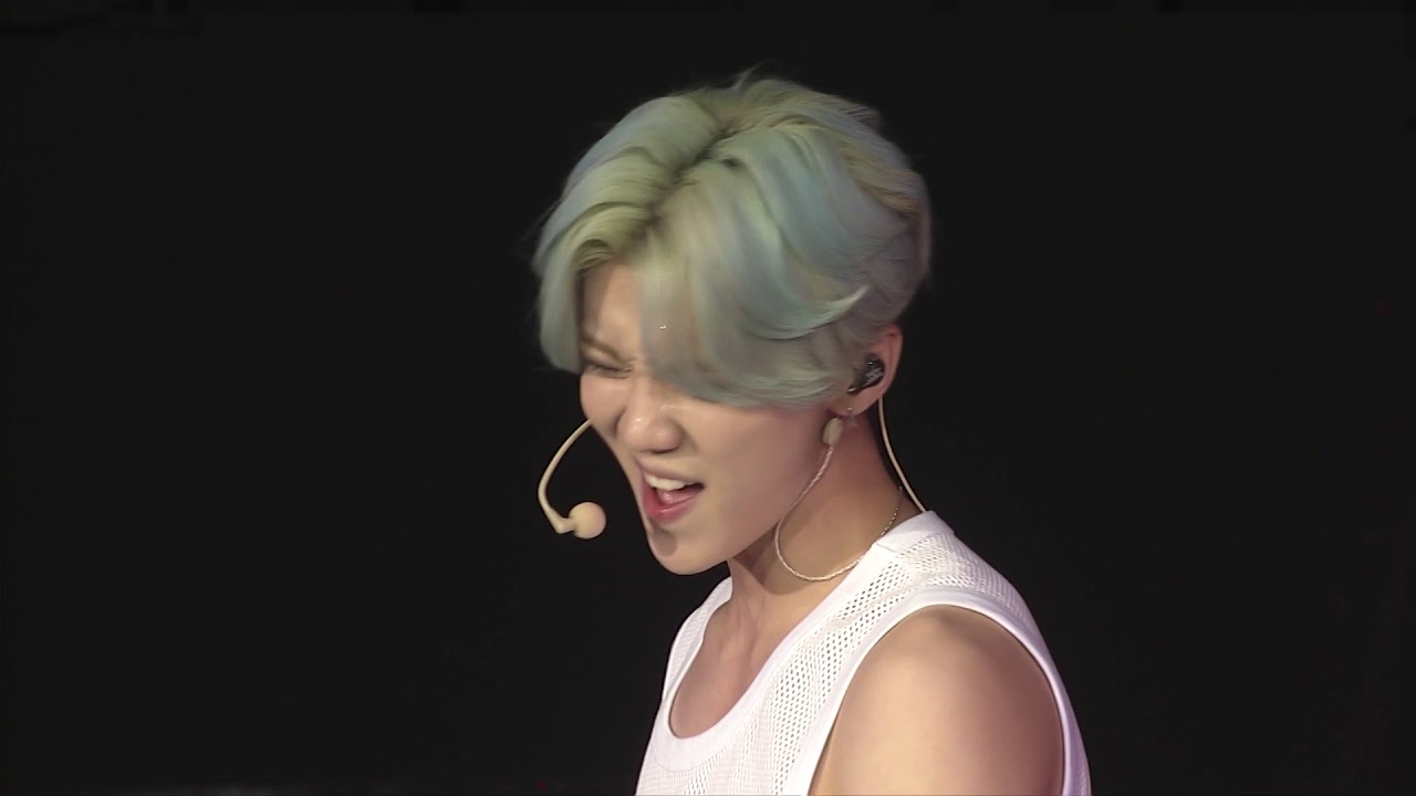 鹿晗LuHan 《海底 / Deep》【2016鹿晗重启Reloaded演唱会上海站2016LuHan Reloaded Concert in Shanghai】