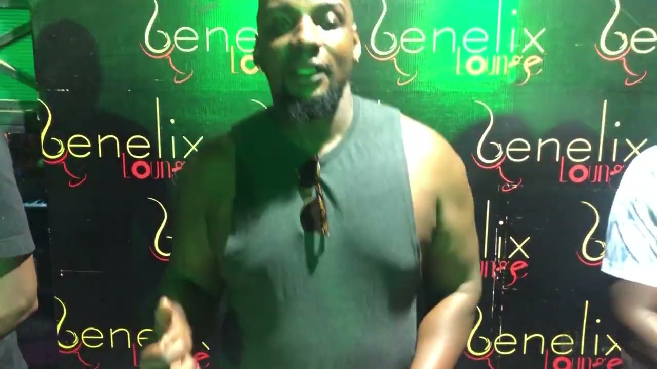 EMMA LIVE PERFORMANCE 