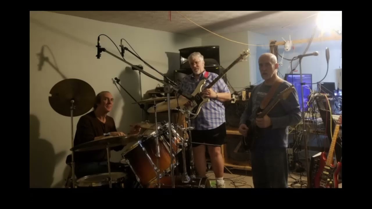 5g plays 'Lunar Sea' by Camel - (cover)