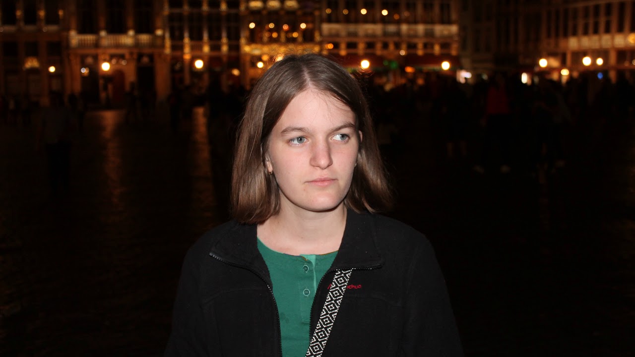 Veres az ég tovafelé - Kinga Korsós, Bence Néveri