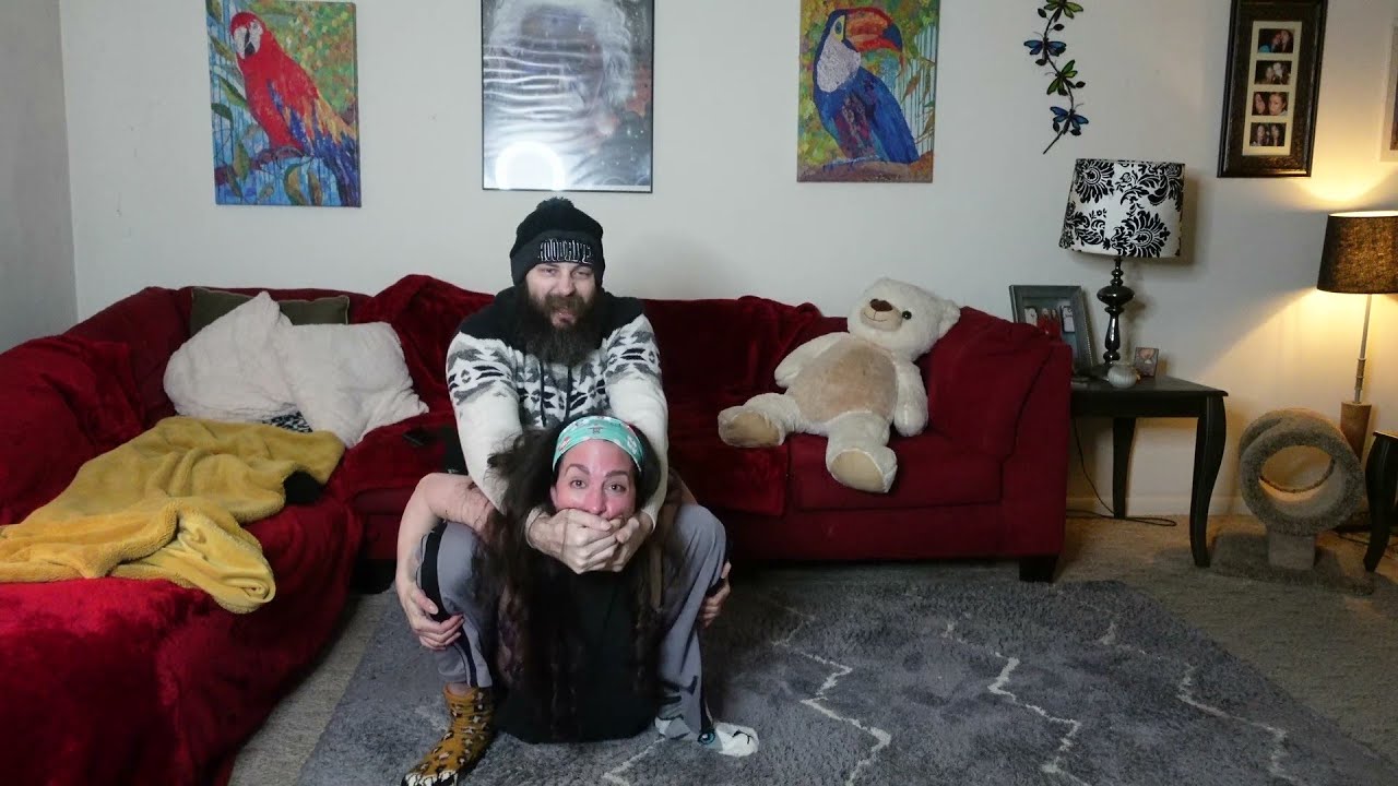 Домашняя борьба М/Ж, Camel Clutch Handsmother, Power Bomb, удушающие захваты и сокрушительные при...