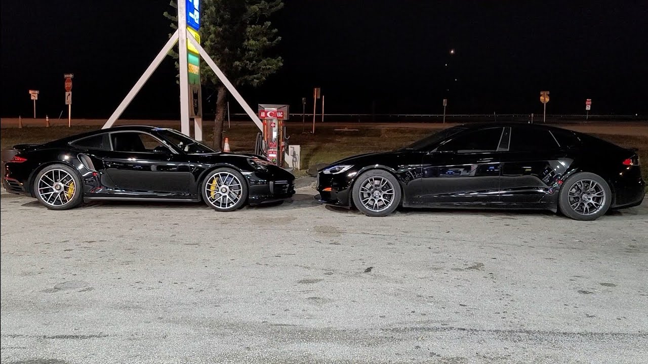 2021 Tesla Model S Plaid vs 2017 Porsche 911 Turbo S 68mm VTG Hybrid Turbos 93 & Meth