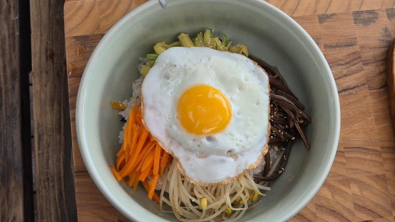 시골집에서 만드는 비빔밥/Bibimbap Made in a Countryside Home