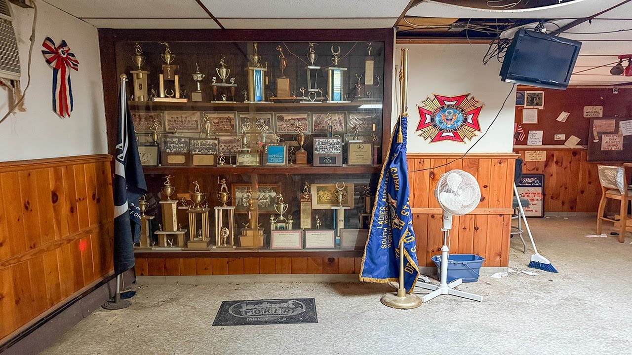 Abandoned Time Capsule VFW Building- Everything Left Frozen In Time! MUST SEE!